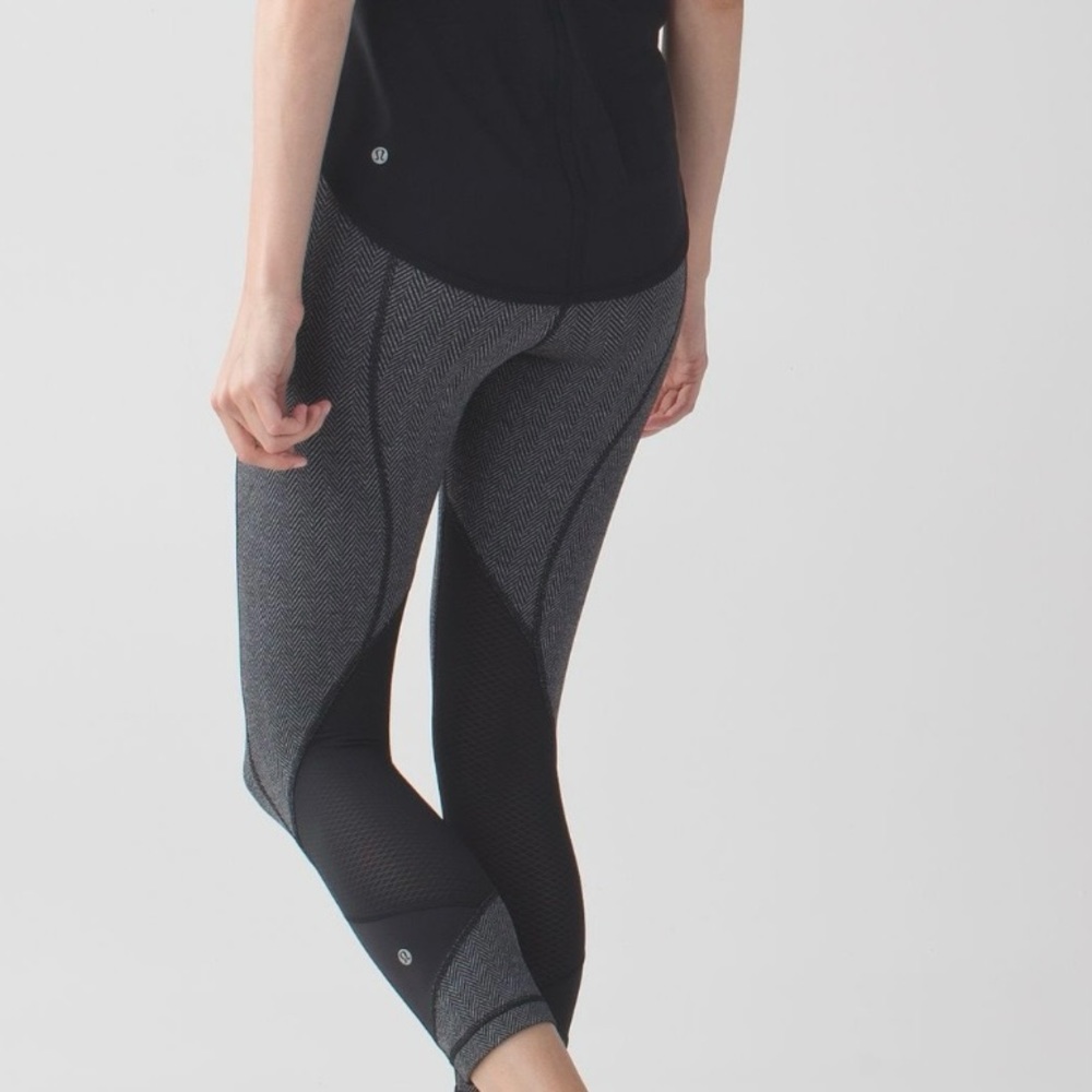 Lululemon Pace Rival Crop *22" -
Giant Herringbone Black Heathered Black / Black